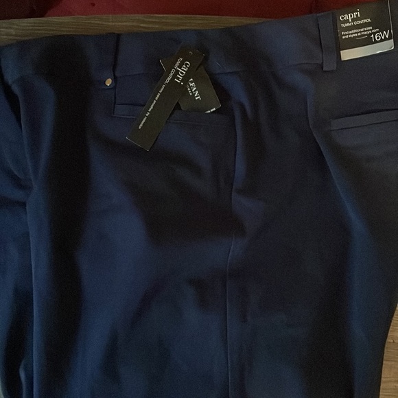 Capris - Picture 5 of 5